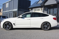 BMW 3シリーズ 320i ｸﾞﾗﾝﾂｰﾘｽﾓ Mｽﾎﾟｰﾂ 後期 新ｴﾝｼﾞﾝ LEDﾍｯﾄﾞﾗｲﾄ&ﾃｰﾙ 追従ACC ﾚｰﾝﾁｪﾝｼﾞ警告 衝突軽減ﾌﾞﾚｰｷ 車線逸脱警告 歩行者警告 iﾄﾞﾗｲﾌﾞHDDﾅﾋﾞ電動ﾄﾗﾝｸ ｽﾏｰﾄｷｰ 専用ｴｱﾛ 19AW ﾊﾟﾄﾞﾙｼﾌﾄ 2年保証