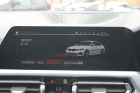 BMW 3シリーズ 330i Mｽﾎﾟｰﾂ ﾃﾞﾋﾞｭｰ&ｺﾝﾌｫｰﾄP 高出力 258馬力 ﾋｰﾀｰ黒革 専用ﾌﾞﾙｰｽﾃｯﾁ HUD 追従ACC ｽﾃｱﾘﾝｸﾞｻﾎﾟｰﾄ Mｽﾎﾟｰﾂﾌﾞﾚｰｷ ﾚｲｽﾞ19AW 3Dﾃﾞｻﾞｲﾝｴｱﾛ LEDﾍｯﾄﾞﾗｲﾄ ｵｰﾄﾊｲﾋﾞｰﾑ 360度ｶﾒﾗ 電動ﾄﾗﾝｸ Hi-fiｽﾋﾟｰｶｰ BMWﾗｲﾌﾞｺｯｸﾋﾟｯﾄ 2年保証