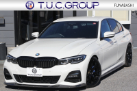BMW 3シリーズ 330i Mｽﾎﾟｰﾂ ﾃﾞﾋﾞｭｰ&ｺﾝﾌｫｰﾄP 高出力 258馬力 ﾋｰﾀｰ黒革 専用ﾌﾞﾙｰｽﾃｯﾁ HUD 追従ACC ｽﾃｱﾘﾝｸﾞｻﾎﾟｰﾄ Mｽﾎﾟｰﾂﾌﾞﾚｰｷ ﾚｲｽﾞ19AW 3Dﾃﾞｻﾞｲﾝｴｱﾛ LEDﾍｯﾄﾞﾗｲﾄ ｵｰﾄﾊｲﾋﾞｰﾑ 360度ｶﾒﾗ 電動ﾄﾗﾝｸ Hi-fiｽﾋﾟｰｶｰ BMWﾗｲﾌﾞｺｯｸﾋﾟｯﾄ 2年保証