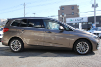 BMW 2シリーズ 218d ｸﾞﾗﾝﾂｱﾗｰ ﾗｸﾞｼﾞｭｱﾘｰ 後期 ﾌｪｲｽﾘﾌﾄ後 3列7人乗り ADｱｸﾃｨﾌﾞｾｰﾌﾃｨ&ｺﾝﾌｫｰﾄP 追従ACC HUD 受注生産OPｵｲｽﾀｰﾚｻﾞｰ 電動ﾄﾗﾝｸ LEDﾍｯﾄﾞﾗｲﾄ ﾒﾓﾘｰ付電動ｼｰﾄ ﾀｯﾁ画面HDDﾅﾋﾞﾊﾟｰｷﾝｸﾞｱｼｽﾄ 2年保証