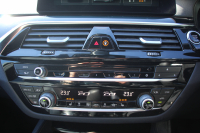 BMW 5シリーズ 530i ｴﾃﾞｨｼｮﾝﾐｯｼｮﾝｲﾝﾎﾟｯｼﾌﾞﾙ 特別仕様車 1ｵｰﾅ 252馬力 ﾅｲﾄﾌﾞﾙｰﾚｻﾞｰ ｱﾀﾞﾌﾟﾃｨﾌﾞｻｽ ﾊｰﾏﾝｶｰﾄﾞﾝ HUD 追従ACC ｽﾃｱﾘﾝｸﾞｻﾎﾟｰﾄ ﾀｯﾁ画面HDDﾅﾋﾞTV LEDﾍｯﾄﾞﾗｲﾄ ｵｰﾄﾊｲﾋﾞｰﾑ 電動ﾄﾗﾝｸ 360度ｶﾒﾗ 全席ﾋｰﾀｰ 専用ﾌﾞﾗｯｸ19AW 2年保証