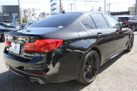 BMW 5シリーズ 530i ｴﾃﾞｨｼｮﾝﾐｯｼｮﾝｲﾝﾎﾟｯｼﾌﾞﾙ 特別仕様車 1ｵｰﾅ 252馬力 ﾅｲﾄﾌﾞﾙｰﾚｻﾞｰ ｱﾀﾞﾌﾟﾃｨﾌﾞｻｽ ﾊｰﾏﾝｶｰﾄﾞﾝ HUD 追従ACC ｽﾃｱﾘﾝｸﾞｻﾎﾟｰﾄ ﾀｯﾁ画面HDDﾅﾋﾞTV LEDﾍｯﾄﾞﾗｲﾄ ｵｰﾄﾊｲﾋﾞｰﾑ 電動ﾄﾗﾝｸ 360度ｶﾒﾗ 全席ﾋｰﾀｰ 専用ﾌﾞﾗｯｸ19AW 2年保証