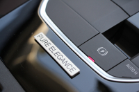 BMW 3シリーズ 320i ﾋﾟｭｱｴﾚｶﾞﾝｽ 首都圏100台限定車 ｳﾞｧｰﾈｽｶﾓｶﾚｻﾞｰ ｼｰﾄﾋｰﾀｰ ﾗﾝﾊﾞｰｻﾎﾟｰﾄ ﾌﾟﾗｽP ｺﾝﾌｫｰﾄP ｽﾃｱﾘﾝｸﾞｻﾎﾟｰﾄ 追従ACC BMWﾗｲﾌﾞｺｯｸﾋﾟｯﾄﾀｯﾁﾊﾟﾈﾙ対応HDDﾅﾋﾞ360度ｶﾒﾗ ﾜｲﾔﾚｽ充電 LEDﾍｯﾄﾞﾗｲﾄ ｵｰﾄﾊｲﾋﾞｰﾑ 電動ﾄﾗﾝｸ 2年保証