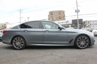 BMW 5シリーズ 530i Mｽﾎﾟｰﾂ 高出力 252馬力 1ｵｰﾅ ｱｲﾎﾞﾘｰﾚｻﾞｰ 全席ﾋｰﾀｰ HUD Mｽﾎﾟｰﾂﾌﾞﾚｰｷ 追従ACC ｽﾃｱﾘﾝｸﾞｻﾎﾟｰﾄ LEDﾍｯﾄﾞﾗｲﾄ ﾊｲﾋﾞｰﾑｱｼｽﾄ ﾀｯﾁ画面HDDﾅﾋﾞTV 360度ｶﾒﾗ Pｱｼｽﾄﾌﾟﾗｽ 電動ﾄﾗﾝｸ 専用ｴｱﾛ ﾊﾟﾄﾞﾙｼﾌﾄ 19AW 2年保証