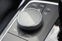 BMW 3シリーズ 320i Mｽﾎﾟｰﾂ ﾃﾞﾋﾞｭｰP ｺﾝﾌｫｰﾄP ﾋｰﾀｰ黒革 ﾌﾞﾙｰｽﾃｯﾁ  HUD 19AW 追従ACC ｽﾃｱﾘﾝｸﾞｻﾎﾟｰﾄ LEDﾍｯﾄﾞﾗｲﾄ ｵｰﾄﾊｲﾋﾞｰﾑ 電動ﾄﾗﾝｸ ｱｯﾌﾟﾙｶｰﾌﾟﾚｲ ﾀｯﾁ画面HDDﾅﾋﾞﾜｲﾔﾚｽ充電 Hi-fiｽﾋﾟｰｶｰ Pｱｼｽﾄ 専用ｴｱﾛ 2年保証