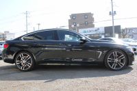 BMW 4シリーズ 420i ｸﾞﾗﾝｸｰﾍﾟｲﾝｽﾀｲﾙｽﾎﾟｰﾂ 300台限定車 後期ﾓﾃﾞﾙ ﾋｰﾀｰ黒革 ｱﾀﾞﾌﾟﾃｨﾌﾞMｻｽ 19AW Mspﾌﾞﾚｰｷ HUD 追従ACC 液晶ﾒｰﾀｰ LEDﾍｯﾄﾞﾗｲﾄ&LEDﾃｰﾙ ﾀｯﾁ画面HDDﾅﾋﾞﾌﾙｾｸﾞTV 電動ﾄﾗﾝｸ 衝突軽減ﾌﾞﾚｰｷ 2年保証