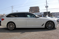 BMW 5シリーズ 523d ﾂｰﾘﾝｸﾞMｽﾎﾟｰﾂ ﾊｲﾗｲﾝ 変更後ﾓﾃﾞﾙ 新液晶ﾒｰﾀｰ 全席ﾋｰﾀｰ黒革 HUD LEDﾍｯﾄﾞﾗｲﾄ 追従ACC ｽﾃｱﾘﾝｸﾞｻﾎﾟｰﾄ ｵｰﾄﾊｲﾋﾞｰﾑ ﾀｯﾁ画面HDDﾅﾋﾞTV 360度ｶﾒﾗ 電動ﾘｱｹﾞｰﾄ 専用ｴｱﾛ 19AW 2年保証