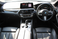 BMW 5シリーズ 523d ﾂｰﾘﾝｸﾞMｽﾎﾟｰﾂ ﾊｲﾗｲﾝ 変更後ﾓﾃﾞﾙ 新液晶ﾒｰﾀｰ 全席ﾋｰﾀｰ黒革 HUD LEDﾍｯﾄﾞﾗｲﾄ 追従ACC ｽﾃｱﾘﾝｸﾞｻﾎﾟｰﾄ ｵｰﾄﾊｲﾋﾞｰﾑ ﾀｯﾁ画面HDDﾅﾋﾞTV 360度ｶﾒﾗ 電動ﾘｱｹﾞｰﾄ 専用ｴｱﾛ 19AW 2年保証