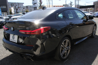BMW 2シリーズ M235i Xdrive ｸﾞﾗﾝｸｰﾍﾟﾃﾞﾋﾞｭｰ&ｾﾚｸﾄP 306馬力 4WD ｼｰﾄﾋｰﾀｰ Mｽﾎﾟｰﾂｼｰﾄ Mｼｰﾄﾍﾞﾙﾄ ｱﾀﾞﾌﾟﾃｨﾌﾞｻｽ 追従ACC LEDﾍｯﾄﾞﾗｲﾄ 専用18AW Mspﾌﾞﾚｰｷ Applecarplay ﾀｯﾁ画面HDDﾅﾋﾞPｱｼｽﾄ ﾜｲﾔﾚｽ充電 2年保証