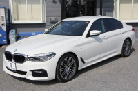 BMW 5シリーズ 523d Mｽﾎﾟｰﾂ ﾊｲﾗｲﾝ 変更後ﾓﾃﾞﾙ 新液晶ﾒｰﾀｰ 全席ﾋｰﾀｰ黒革 HUD LEDﾍｯﾄﾞﾗｲﾄ 追従ACC ｽﾃｱﾘﾝｸﾞｻﾎﾟｰﾄ ｵｰﾄﾊｲﾋﾞｰﾑ ﾀｯﾁ画面HDDﾅﾋﾞﾌﾙｾｸﾞTV 360度ｶﾒﾗ 電動ﾄﾗﾝｸ 専用ｴｱﾛ 19AW ﾊﾟﾄﾞﾙｼﾌﾄ ｱﾝﾋﾞｴﾝﾄﾗｲﾄ 2年保証