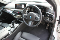 BMW 5シリーズ 523d Mｽﾎﾟｰﾂ ﾊｲﾗｲﾝ 変更後ﾓﾃﾞﾙ 新液晶ﾒｰﾀｰ 全席ﾋｰﾀｰ黒革 HUD LEDﾍｯﾄﾞﾗｲﾄ 追従ACC ｽﾃｱﾘﾝｸﾞｻﾎﾟｰﾄ ｵｰﾄﾊｲﾋﾞｰﾑ ﾀｯﾁ画面HDDﾅﾋﾞﾌﾙｾｸﾞTV 360度ｶﾒﾗ 電動ﾄﾗﾝｸ 専用ｴｱﾛ 19AW ﾊﾟﾄﾞﾙｼﾌﾄ ｱﾝﾋﾞｴﾝﾄﾗｲﾄ 2年保証
