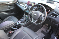 BMW 2シリーズ 218d ｸﾞﾗﾝﾂｱﾗｰ ﾗｸﾞｼﾞｭｱﾘｰ 後期 ﾌｪｲｽﾘﾌﾄ後 3列7人乗 1ｵｰﾅ ADｱｸﾃｨﾌﾞｾｰﾌﾃｨ&ｺﾝﾌｫｰﾄP 追従ACC HUD ﾋｰﾀｰ黒革 電動ﾄﾗﾝｸ ﾌﾘｯﾌﾟﾀﾞｳﾝﾓﾆﾀｰ ﾌﾙｾｸﾞTV LEDﾍｯﾄﾞﾗｲﾄ ﾀｯﾁ画面HDDﾅﾋﾞﾊﾟｰｷﾝｸﾞｱｼｽﾄ 2年保証