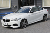 BMW 2シリーズ M240i ｸｰﾍﾟ後期 変更後ﾓﾃﾞﾙ 1ｵｰﾅ 追従ACC B58新ｴﾝｼﾞﾝ 直6ﾀｰﾎﾞ340馬力 LEDﾍｯﾄﾞﾗｲﾄ LEDﾃｰﾙ ｱﾀﾞﾌﾟﾃｨﾌﾞMｻｽ 専用ﾌﾞﾚｰｷ ﾀｯﾁ画面HDDﾅﾋﾞPｱｼｽﾄ ﾊﾟﾄﾞﾙｼﾌﾄ 8速AT 衝突軽減ﾌﾞﾚｰｷ ｼｰﾄﾋｰﾀｰ ｾﾘｳﾑｸﾞﾚｰ18AW&ｸﾞﾘﾙ 2年保証
