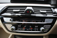 BMW 5シリーズ 530i ﾂｰﾘﾝｸﾞMｽﾎﾟｰﾂ ｾﾚｸﾄP 型式変更後｢ABA-JT20｣ 252馬力 ﾊﾟﾉﾗﾏｻﾝﾙｰﾌ ﾊｰﾏﾝｶｰﾄﾞﾝ 4ｿﾞｰﾝｴｱｺﾝ ｷｬﾝﾍﾞﾗﾍﾞｰｼﾞｭﾚｻﾞｰ 全席ﾋｰﾀｰHUD 追従ACC ｽﾃｱﾘﾝｸﾞｻﾎﾟｰﾄ 変更後全面液晶ﾒｰﾀｰ ﾀｯﾁ画面HDDﾅﾋﾞTV 360度ｶﾒﾗ 2年保証