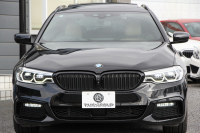 BMW 5シリーズ 530i ﾂｰﾘﾝｸﾞMｽﾎﾟｰﾂ ｾﾚｸﾄP 型式変更後｢ABA-JT20｣ 252馬力 ﾊﾟﾉﾗﾏｻﾝﾙｰﾌ ﾊｰﾏﾝｶｰﾄﾞﾝ 4ｿﾞｰﾝｴｱｺﾝ ｷｬﾝﾍﾞﾗﾍﾞｰｼﾞｭﾚｻﾞｰ 全席ﾋｰﾀｰHUD 追従ACC ｽﾃｱﾘﾝｸﾞｻﾎﾟｰﾄ 変更後全面液晶ﾒｰﾀｰ ﾀｯﾁ画面HDDﾅﾋﾞTV 360度ｶﾒﾗ 2年保証