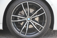 BMW 3シリーズ 320i Mｽﾎﾟｰﾂ ｺﾝﾌｫｰﾄP ｼｰﾄﾋｰﾀｰ ｵﾌﾟｼｮﾝ19AW 追従ACC ｽﾃｱﾘﾝｸﾞｻﾎﾟｰﾄ BMWﾗｲﾌﾞｺｯｸﾋﾟｯﾄﾞLEDﾍｯﾄﾞﾗｲﾄ ｵｰﾄﾊｲﾋﾞｰﾑ ﾜｲﾔﾚｽ充電 ﾊｰﾌﾚｻﾞｰ電動ｼｰﾄ 電動ﾄﾗﾝｸ 3ｿﾞｰﾝｴｱｺﾝ ｱｯﾌﾟﾙｶｰﾌﾟﾚｲ ﾀｯﾁ画面HDDﾅﾋﾞ2年保証