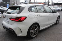 BMW 1シリーズ M135i Xdrive ﾃﾞﾋﾞｭｰP ｺﾝﾌｫｰﾄP 4WD 306馬力 Mｽﾎﾟｰﾂｼｰﾄ ｱﾀﾞﾌﾟﾃｨﾌﾞｻｽ Mｼｰﾄﾍﾞﾙﾄ ｼｰﾄﾋｰﾀｰ BMWﾗｲﾌﾞｺｯｸﾋﾟｯﾄ 追従ACC 電動ﾄﾗﾝｸ ｱｯﾌﾟﾙｶｰﾌﾟﾚｲ 純正HDDﾅﾋﾞPｱｼｽﾄ LEDﾍｯﾄﾞﾗｲﾄ ﾚｰﾝC警告 衝突軽減ﾌﾞﾚｰｷ 2年保証