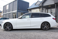 BMW 3シリーズ 320d Xdrive ﾂｰﾘﾝｸﾞMｽﾎﾟｰﾂ EDJOY+ ｲﾉﾍﾞｰｼｮﾝP ﾌｧｽﾄﾄﾗｯｸP MｽﾎﾟｰﾂｼｰﾄP 1ｵﾅ ﾊﾟﾉﾗﾏｻﾝR ﾋｰﾀｰ黒革 Mｽﾎﾟｰﾂｼｰﾄ ﾚｰｻﾞｰﾗｲﾄ HUD ｼﾞｪｽﾁｬｰC ｱﾀﾞﾌﾟﾃｨﾌﾞMｻｽ Mspﾌﾞﾚｰｷ ﾌﾙｾｸﾞTV 追従ACC ｱｯﾌﾟﾙｶｰﾌﾟﾚｲ 電動ﾄﾗﾝｸ 2年保証