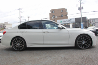 BMW 3シリーズ 320i Mｽﾎﾟｰﾂ 前期最終 追従ACC ﾋｰﾀｰ赤革 MPerformance20AW&ｲﾝﾃﾘｱﾄﾘﾑ&ｽﾃｱﾘﾝｸﾞﾎｲｰﾙ 衝突軽減ﾌﾞﾚｰｷ 車線逸脱警告 歩行者警告 ﾀｯﾁﾊﾟｯﾄﾞ対応HDDﾅﾋﾞﾐﾗｰETC2.0 専用ｴｱﾛ 直噴ﾀｰﾎﾞ8速AT 2年保証