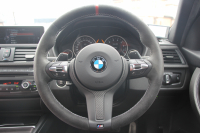 BMW 3シリーズ 320i Mｽﾎﾟｰﾂ 前期最終 追従ACC ﾋｰﾀｰ赤革 MPerformance20AW&ｲﾝﾃﾘｱﾄﾘﾑ&ｽﾃｱﾘﾝｸﾞﾎｲｰﾙ 衝突軽減ﾌﾞﾚｰｷ 車線逸脱警告 歩行者警告 ﾀｯﾁﾊﾟｯﾄﾞ対応HDDﾅﾋﾞﾐﾗｰETC2.0 専用ｴｱﾛ 直噴ﾀｰﾎﾞ8速AT 2年保証