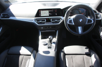 BMW 3シリーズ 320i Mｽﾎﾟｰﾂ ｻｳﾝﾄﾞP ｺﾝﾌｫｰﾄP 1ｵﾅ ﾊｰﾏﾝｶｰﾄﾞﾝ ｱｺｰｽﾃｨｯｸｶﾞﾗｽ ｼｰﾄﾋｰﾀｰ 追従ACC ｽﾃｱﾘﾝｸﾞｻﾎﾟｰﾄ BMWﾗｲﾌﾞｺｯｸﾋﾟｯﾄﾞLEDﾍｯﾄﾞﾗｲﾄ ｵｰﾄﾊｲﾋﾞｰﾑ ﾜｲﾔﾚｽ充電 ｱﾝﾋﾞｴﾝﾄﾗｲﾄ 電動ﾄﾗﾝｸ ｱｯﾌﾟﾙｶｰﾌﾟﾚｲ ﾀｯﾁ画面ﾅﾋﾞ2年保証