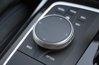 BMW 3シリーズ 320d Xdrive Mｽﾎﾟｰﾂ ﾃﾞﾋﾞｭｰP ｺﾝﾌｫｰﾄP 4WD 真珠色 1ｵｰﾅ ﾋｰﾀｰ黒革 専用ﾌﾞﾙｰｽﾃｯﾁ 19AW LEDﾍｯﾄﾞﾗｲﾄ 追従ACC ｽﾃｱﾘﾝｸﾞｻﾎﾟｰﾄ ｱｯﾌﾟﾙｶｰﾌﾟﾚｲ ﾀｯﾁ画面HDDﾅﾋﾞBMWﾗｲﾌﾞｺｯｸﾋﾟｯﾄﾞ電動ﾄﾗﾝｸ Hi-fiｽﾋﾟｰｶｰ ｱﾝﾋﾞｴﾝﾝﾄﾗｲﾄ 2年保証