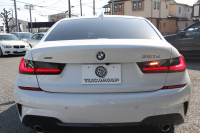 BMW 3シリーズ 320d Xdrive Mｽﾎﾟｰﾂ ﾃﾞﾋﾞｭｰP ｺﾝﾌｫｰﾄP 4WD 真珠色 1ｵｰﾅ ﾋｰﾀｰ黒革 専用ﾌﾞﾙｰｽﾃｯﾁ 19AW LEDﾍｯﾄﾞﾗｲﾄ 追従ACC ｽﾃｱﾘﾝｸﾞｻﾎﾟｰﾄ ｱｯﾌﾟﾙｶｰﾌﾟﾚｲ ﾀｯﾁ画面HDDﾅﾋﾞBMWﾗｲﾌﾞｺｯｸﾋﾟｯﾄﾞ電動ﾄﾗﾝｸ Hi-fiｽﾋﾟｰｶｰ ｱﾝﾋﾞｴﾝﾝﾄﾗｲﾄ 2年保証