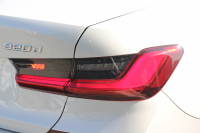 BMW 3シリーズ 320d Xdrive Mｽﾎﾟｰﾂ ﾃﾞﾋﾞｭｰP ｺﾝﾌｫｰﾄP 4WD 真珠色 1ｵｰﾅ ﾋｰﾀｰ黒革 専用ﾌﾞﾙｰｽﾃｯﾁ 19AW LEDﾍｯﾄﾞﾗｲﾄ 追従ACC ｽﾃｱﾘﾝｸﾞｻﾎﾟｰﾄ ｱｯﾌﾟﾙｶｰﾌﾟﾚｲ ﾀｯﾁ画面HDDﾅﾋﾞBMWﾗｲﾌﾞｺｯｸﾋﾟｯﾄﾞ電動ﾄﾗﾝｸ Hi-fiｽﾋﾟｰｶｰ ｱﾝﾋﾞｴﾝﾝﾄﾗｲﾄ 2年保証