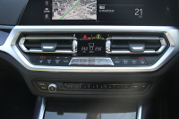 BMW 3シリーズ 320d Xdrive Mｽﾎﾟｰﾂ ﾃﾞﾋﾞｭｰP ｺﾝﾌｫｰﾄP 4WD 真珠色 1ｵｰﾅ ﾋｰﾀｰ黒革 専用ﾌﾞﾙｰｽﾃｯﾁ 19AW LEDﾍｯﾄﾞﾗｲﾄ 追従ACC ｽﾃｱﾘﾝｸﾞｻﾎﾟｰﾄ ｱｯﾌﾟﾙｶｰﾌﾟﾚｲ ﾀｯﾁ画面HDDﾅﾋﾞBMWﾗｲﾌﾞｺｯｸﾋﾟｯﾄﾞ電動ﾄﾗﾝｸ Hi-fiｽﾋﾟｰｶｰ ｱﾝﾋﾞｴﾝﾝﾄﾗｲﾄ 2年保証