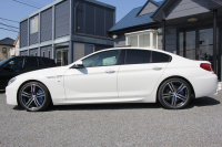 BMW 6シリーズ 640i ｸﾞﾗﾝｸｰﾍﾟMｽﾎﾟｰﾂ ﾌｪｲｽﾘﾌﾄ後 最終ﾓﾃﾞﾙ ｻﾝﾙｰﾌ 液晶ﾒｰﾀｰ HUD ｵﾌﾟｼｮﾝ20AW 新ﾃﾞｻﾞｲﾝLEDﾍｯﾄﾞﾗｲﾄ ﾋｰﾀｰ茶革 新HDDﾅﾋﾞTV Pｱｼｽﾄ TOPﾋﾞｭｰ&ｻｲﾄﾞｶﾒﾗ 追従ACC ﾚｰﾝﾁｪﾝｼﾞ警告 衝突軽減ﾌﾞﾚｰｷ 直6ﾀｰﾎﾞ320馬力 ｽﾏｰﾄｷｰ 2年保証
