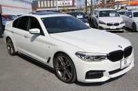 BMW 5シリーズ 530i Mｽﾎﾟｰﾂ 1ｵｰﾅ 高出力 252馬力 ｻﾝﾙｰﾌ 全席ﾋｰﾀｰ黒革 M550i用20ｲﾝﾁAW Mｽﾎﾟｰﾂﾌﾞﾚｰｷ 追従ACC ｽﾃｱﾘﾝｸﾞｻﾎﾟｰﾄ 液晶ﾒｰﾀｰ ﾀｯﾁ画面HDDﾅﾋﾞTV 360度ｶﾒﾗ LEDﾍｯﾄﾞﾗｲﾄ ｵｰﾄﾊｲﾋﾞｰﾑ 電動ﾄﾗﾝｸ 専用ｴｱﾛ 2年保証