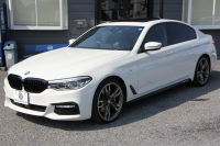 BMW 5シリーズ 530i Mｽﾎﾟｰﾂ 1ｵｰﾅ 高出力 252馬力 ｻﾝﾙｰﾌ 全席ﾋｰﾀｰ黒革 M550i用20ｲﾝﾁAW Mｽﾎﾟｰﾂﾌﾞﾚｰｷ 追従ACC ｽﾃｱﾘﾝｸﾞｻﾎﾟｰﾄ 液晶ﾒｰﾀｰ ﾀｯﾁ画面HDDﾅﾋﾞTV 360度ｶﾒﾗ LEDﾍｯﾄﾞﾗｲﾄ ｵｰﾄﾊｲﾋﾞｰﾑ 電動ﾄﾗﾝｸ 専用ｴｱﾛ 2年保証