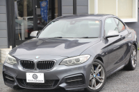 BMW 2シリーズ M235i ｸｰﾍﾟ直6ﾀｰﾎﾞ326馬力 ｱﾀﾞﾌﾟﾃｨﾌﾞMｻｽ 専用ﾌﾞﾚｰｷ ﾊｰﾏﾝｶｰﾄﾞﾝ Bｶﾒﾗ&ﾘｱ障害物ｿﾅｰ 衝突軽減ﾌﾞﾚｰｷ 車線逸脱警告 歩行者警告 ﾌﾞﾚｰｷ付ｸﾙｺﾝ 左右独立ｵｰﾄｴｱｺﾝ HDDﾅﾋﾞBluetooth接続 18AW ﾊﾟﾄﾞﾙｼﾌﾄ 2年保証