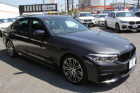 BMW 5シリーズ 530i Mｽﾎﾟｰﾂ ｺﾝﾌｫｰﾄP ｲﾉﾍﾞｰｼｮﾝP 252馬力 ﾏｯｻｰｼﾞﾍﾞﾝﾁﾚｰｼｮﾝ 全席ﾋｰﾀｰ黒革 ｺﾝﾌｫｰﾄｼｰﾄ ﾃﾞｨｽﾌﾟﾚｲｷｰ ﾘﾓｰﾄP ｼﾞｪｽﾁｬｰC HUD 追従ACC 液晶ﾒｰﾀｰ ﾀｯﾁ画面HDDﾅﾋﾞTV 360度ｶﾒﾗ 電動ﾄﾗﾝｸ LEDﾍｯﾄﾞﾗｲﾄ ｵｰﾄﾊｲﾋﾞｰﾑ 2年保証