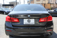 BMW 5シリーズ 530i Mｽﾎﾟｰﾂ ｺﾝﾌｫｰﾄP ｲﾉﾍﾞｰｼｮﾝP 252馬力 ﾏｯｻｰｼﾞﾍﾞﾝﾁﾚｰｼｮﾝ 全席ﾋｰﾀｰ黒革 ｺﾝﾌｫｰﾄｼｰﾄ ﾃﾞｨｽﾌﾟﾚｲｷｰ ﾘﾓｰﾄP ｼﾞｪｽﾁｬｰC HUD 追従ACC 液晶ﾒｰﾀｰ ﾀｯﾁ画面HDDﾅﾋﾞTV 360度ｶﾒﾗ 電動ﾄﾗﾝｸ LEDﾍｯﾄﾞﾗｲﾄ ｵｰﾄﾊｲﾋﾞｰﾑ 2年保証