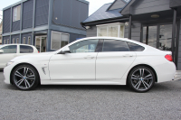 BMW 4シリーズ 420i ｸﾞﾗﾝｸｰﾍﾟｾﾚﾌﾞﾚｰｼｮﾝｴﾃﾞｨｼｮﾝｲﾝｽﾀｲﾙ 変更後ｴﾝｼﾞﾝ 200台限定車 LEDﾍｯﾄﾞﾗｲﾄ LEDﾌｫｸﾞ19AW ﾋｰﾀｰ黒革 ｻﾃﾝｱﾙﾐﾓｰﾙ HUD 追従ACC ﾚｰﾝﾁｪﾝｼﾞ警告 HDDﾅﾋﾞBluetooth接続 衝突軽減ﾌﾞﾚｰｷ 車線逸脱警告 歩行者警告 2年保証