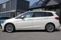 BMW 2シリーズ 218d Xdrive ｸﾞﾗﾝﾂｱﾗｰ ﾗｸﾞｼﾞｭｱﾘｰ 後期 4WD 真珠色 ﾌｪｲｽﾘﾌﾄ後 3列7人乗 ADｱｸﾃｨﾌﾞｾｰﾌﾃｨ&ｺﾝﾌｫｰﾄP 追従ACC HUD ﾋｰﾀｰ黒革 ﾌﾙｾｸﾞTV ﾌﾛﾝﾄ&ｻｲﾄﾞｶﾒﾗ 電動ﾄﾗﾝｸ LEDﾍｯﾄﾞﾗｲﾄ ﾀｯﾁ画面HDDﾅﾋﾞPｱｼｽﾄ 衝突軽減ﾌﾞﾚｰｷ 車線逸脱&歩行者警告 2年保証