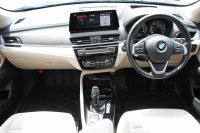 BMW X1 Xdrive18d Xﾗｲﾝ ﾊｲﾗｲﾝ ｱﾄﾞﾊﾞﾝｽﾄﾞP ｺﾝﾌｫｰﾄP 後期 ﾌｪｲｽﾘﾌﾄ後 ｵｲｽﾀｰﾚｻﾞｰ ｼｰﾄﾋｰﾀｰ 追従ACC HUD LEDﾍｯﾄﾞﾗｲﾄ&ﾃｰﾙ 電動ﾄﾗﾝｸ ｻﾃﾝｳｲﾝﾄﾞｳﾓｰﾙ ﾀｯﾁ画面HDDﾅﾋﾞﾜｲﾔﾚｽ充電 衝突軽減ﾌﾞﾚｰｷ 車線逸脱警告 歩行者警告 2年保証