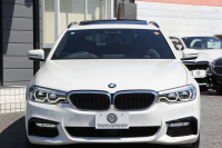 BMW 5シリーズ 530i ﾂｰﾘﾝｸﾞMｽﾎﾟｰﾂ 252馬力 ﾊﾟﾉﾗﾏｻﾝﾙｰﾌ ﾊｰﾏﾝｶｰﾄﾞﾝ 4ｿﾞｰﾝｴｱｺﾝ 全席ﾋｰﾀｰ黒革 HUD 追従ACC ｽﾃｱﾘﾝｸﾞｻﾎﾟｰﾄ 液晶ﾒｰﾀｰ ﾀｯﾁ画面HDDﾅﾋﾞTV 360度ｶﾒﾗ LEDﾍｯﾄﾞﾗｲﾄ ｵｰﾄﾊｲﾋﾞｰﾑ Mspﾌﾞﾚｰｷ 電動Rｹﾞｰﾄ 2年保証