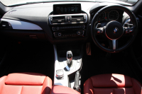 BMW 1シリーズ M140i 後期 340馬力 直6ﾀｰﾎﾞB58新ｴﾝｼﾞﾝ ﾋｰﾀｰ赤革 LEDﾍｯﾄﾞﾗｲﾄ ｱﾀﾞﾌﾟﾃｨﾌﾞMｻｽ 専用ﾌﾞﾚｰｷ 18AW HDDﾅﾋﾞ衝突軽減ﾌﾞﾚｰｷ 車線逸脱警告 歩行者警告 ﾌﾞﾚｰｷ付ｸﾙｺﾝ 専用ｴｱﾛ 後輪駆動 2年保証